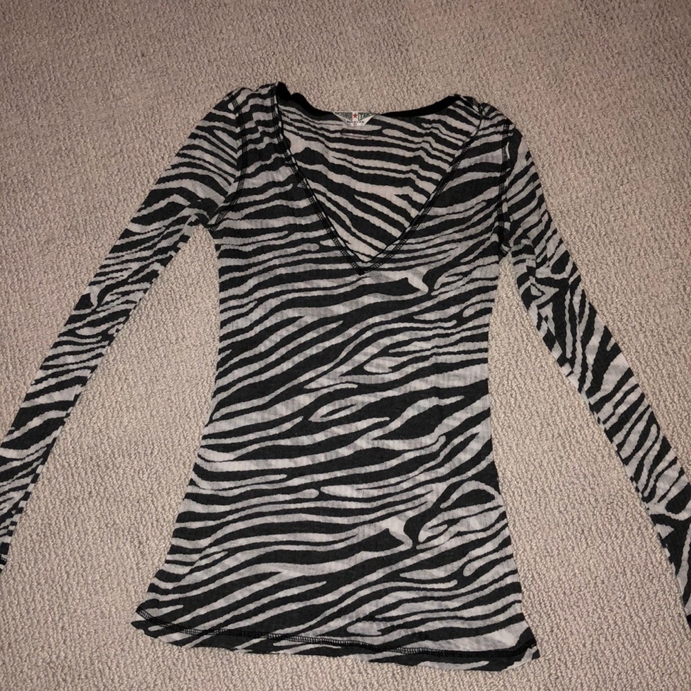 Grey and white v neck long sleeve